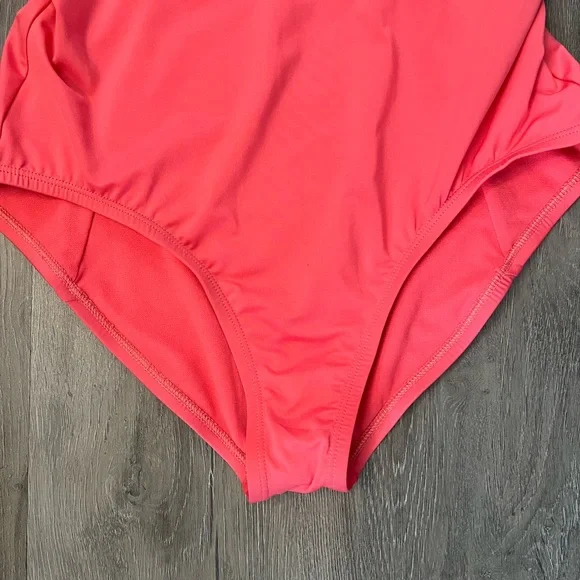 Nike Women's Pink Swimsuit NWT - Picture 4 of 11